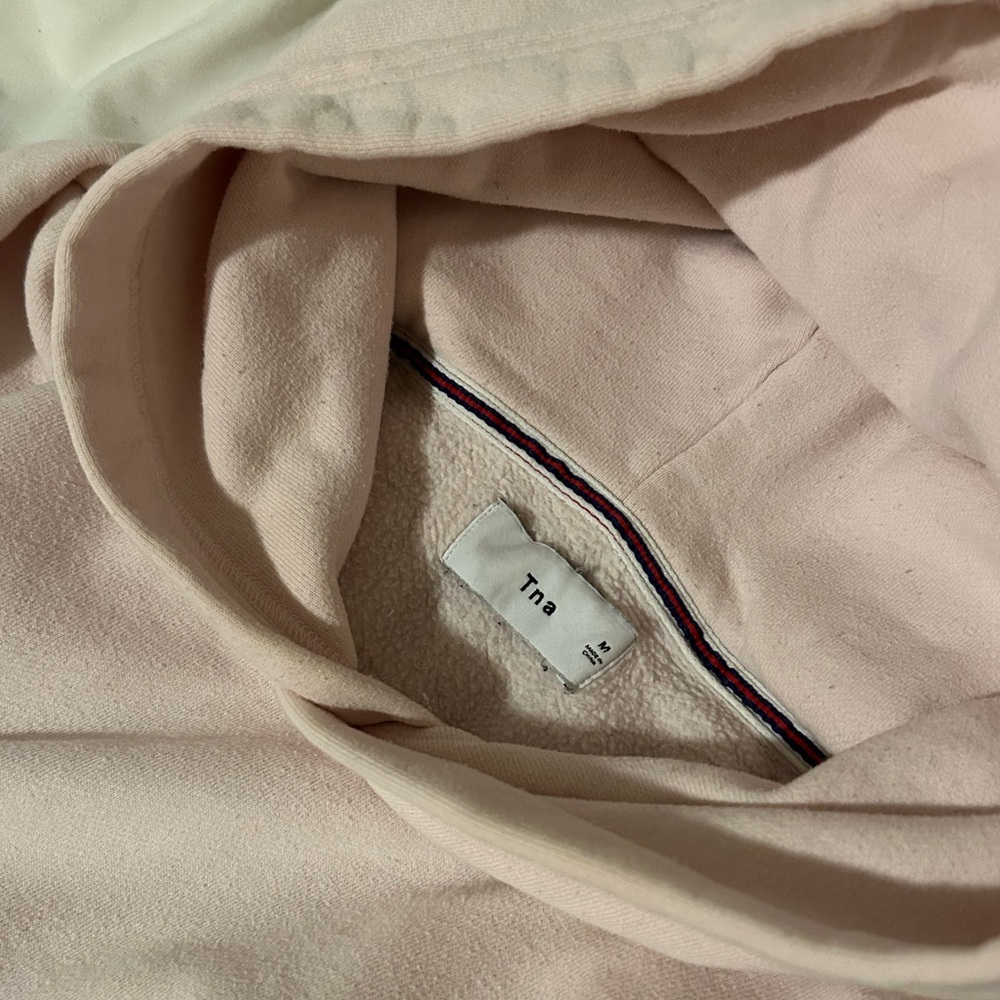 Light pink TNA hoodie perfect fit